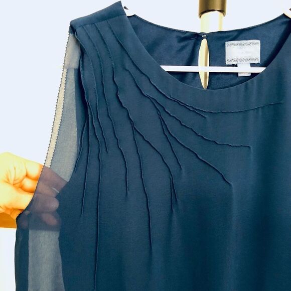 Simply VERA VERA WANG Flowy Dark Cobalt Blue Lined Sleeveless Blouse / Sz PL - Picture 2 of 6